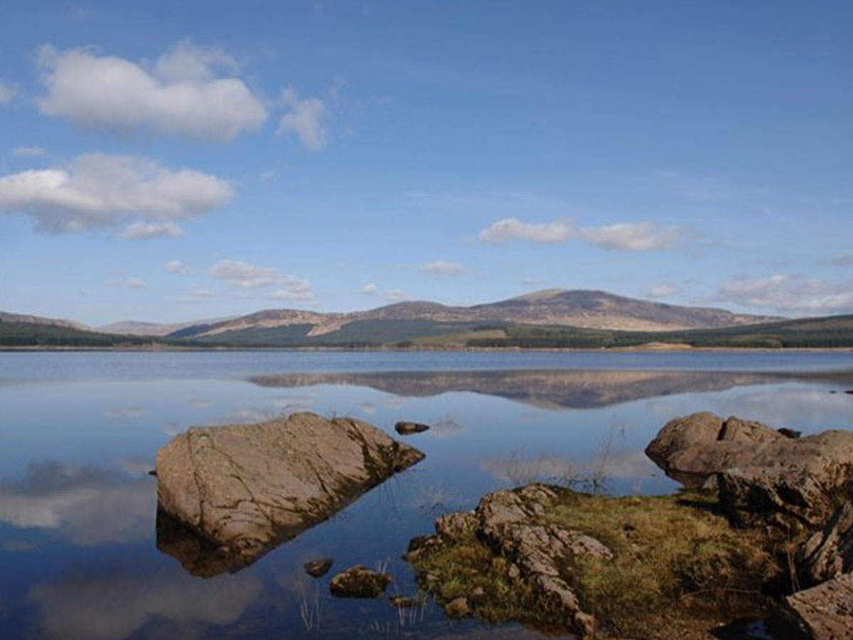 Clatteringshaws Loch